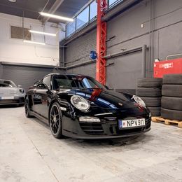Porsche 911 Carrera 4 GTS