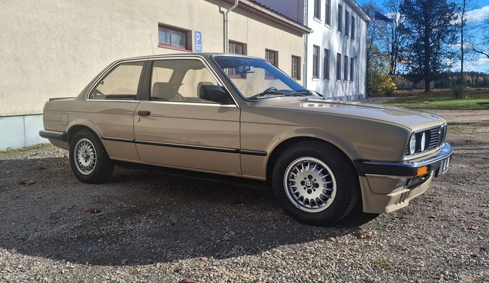 BMW 320i