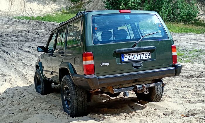 Jeep Cherokee
