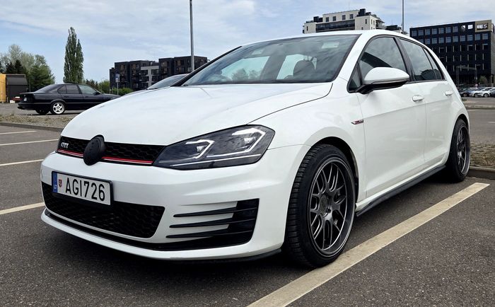 Volkswagen Golf GTI