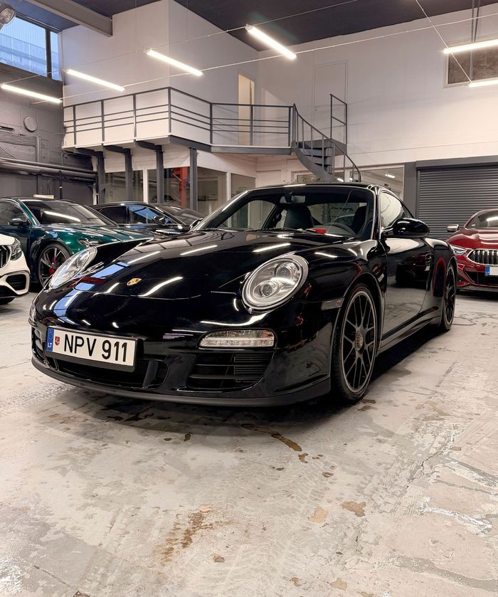 Porsche 911 Carrera 4 GTS