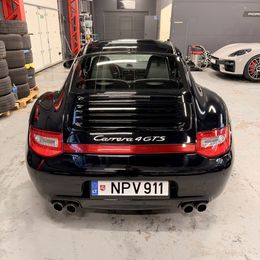 Porsche 911 Carrera 4 GTS