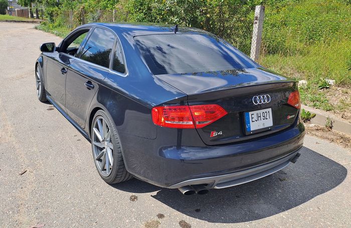 Audi S4