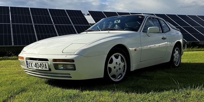 Porsche 944 S2