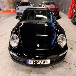 Porsche 911 Carrera 4 GTS