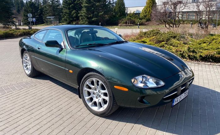 Jaguar XK8