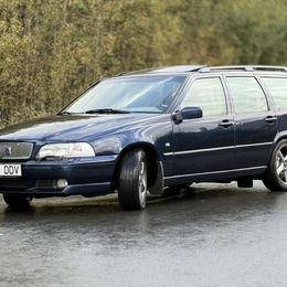 Volvo V70 R