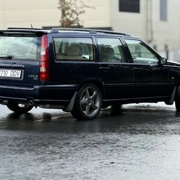 Volvo V70 R