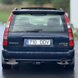 Volvo V70 R