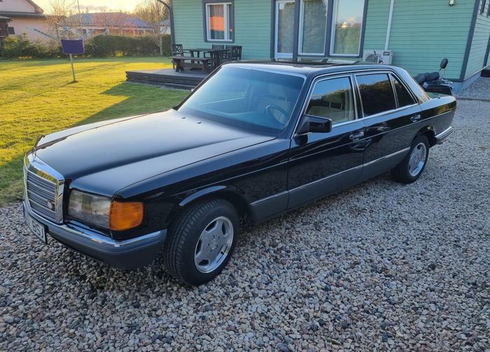 Mercedes-Benz 380 SEL