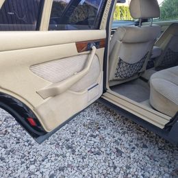 Mercedes-Benz 380 SEL