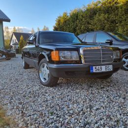 Mercedes-Benz 380 SEL