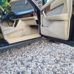 Mercedes-Benz 380 SEL