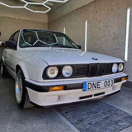 1988 BMW 318i - Image 4