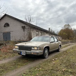 1987 Cadillac DeVille - Image 4