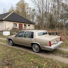 1987 Cadillac DeVille - Image 5