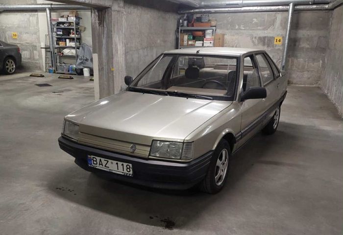 Renault 21