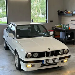 1991 BMW 318is - Image 2