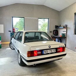 1991 BMW 318is - Image 3