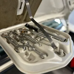 1991 BMW 318is - Image 10