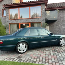 1995 Mercedes-Benz E200 - Image 5