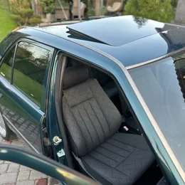 1995 Mercedes-Benz E200 - Image 10