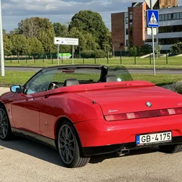 1996 Alfa Romeo Spider - Image 3