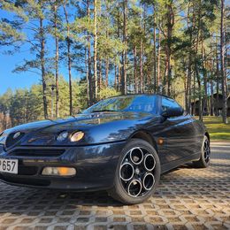 1996 Alfa Romeo Spider - Image 3