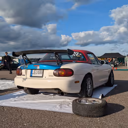 1998 Mazda MX-5 - Image 8