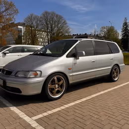 2000 Honda Shuttle - Image 2