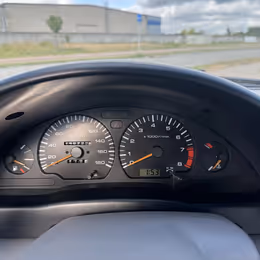 2000 Nissan Serena - Image 9