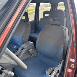 2000 Nissan Serena - Image 11