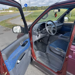 2000 Nissan Serena - Image 12