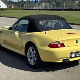 2001 BMW Z3 2.5i - Image 6