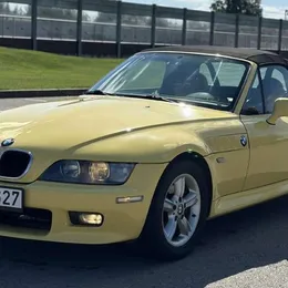 2001 BMW Z3 2.5i - Image 10