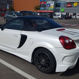 2001 Toyota MR2 Spyder - Image 4