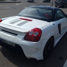 2001 Toyota MR2 Spyder - Image 6