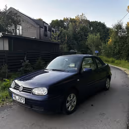 2001 Volkswagen Golf Cabriolet - Image 2