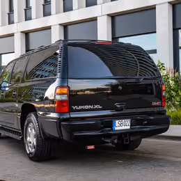 2002 GMC Yukon - Image 3