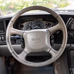 2002 GMC Yukon - Image 9