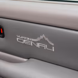 2002 GMC Yukon - Image 12