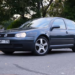 2002 Volkswagen Golf V5 - Image 2