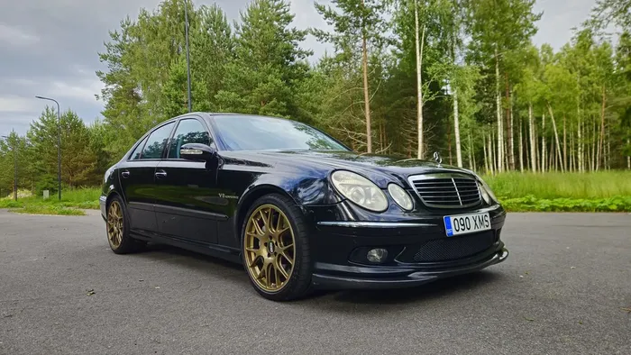 Mercedes-Benz E55 AMG