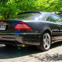 2004 Mercedes-Benz CL500 - Image 2