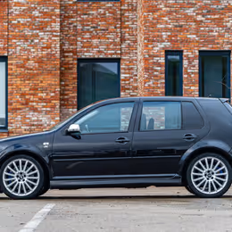 2004 Volkswagen Golf R32 - Image 5