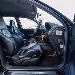 2004 Volkswagen Golf R32 - Image 8