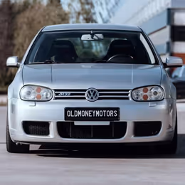 2004 Volkswagen Golf R32 - Image 3