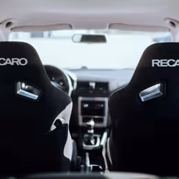 2004 Volkswagen Golf R32 - Image 8