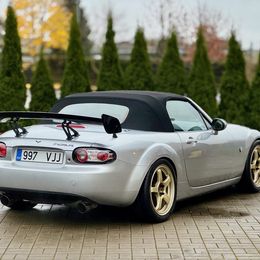 2006 Mazda MX-5 - Image 2