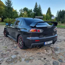 2011 Mitsubishi Lancer Evolution - Image 2